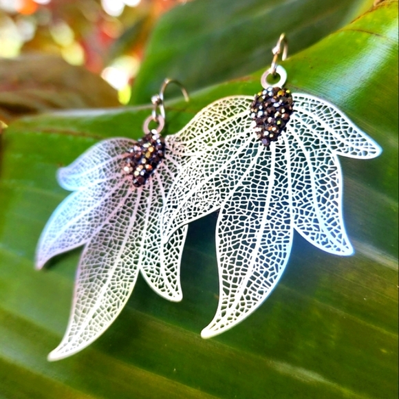 Lightweight Earrings Leaf Pave Crystal Hypoallergenic14K White Gold Plated - Picture 1 of 10